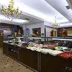 Grand Ant Hotel 3*