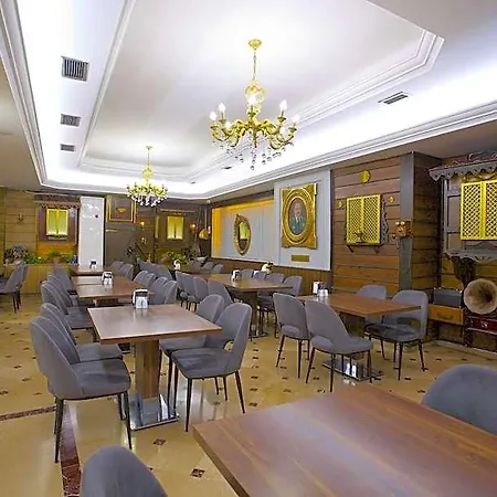 Grand Ant Hotel 3*