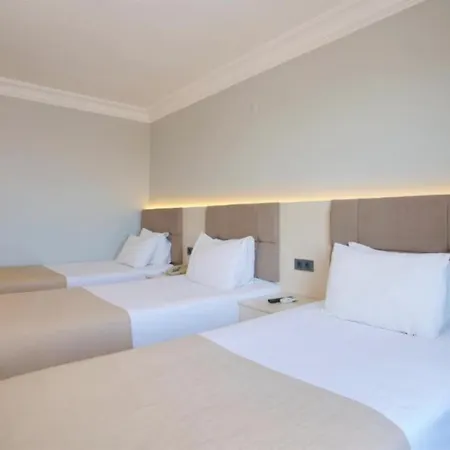 Grand Ant Hotel 3*