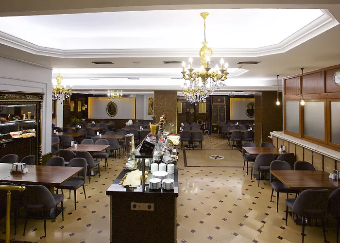 Grand Ant Отель 3*